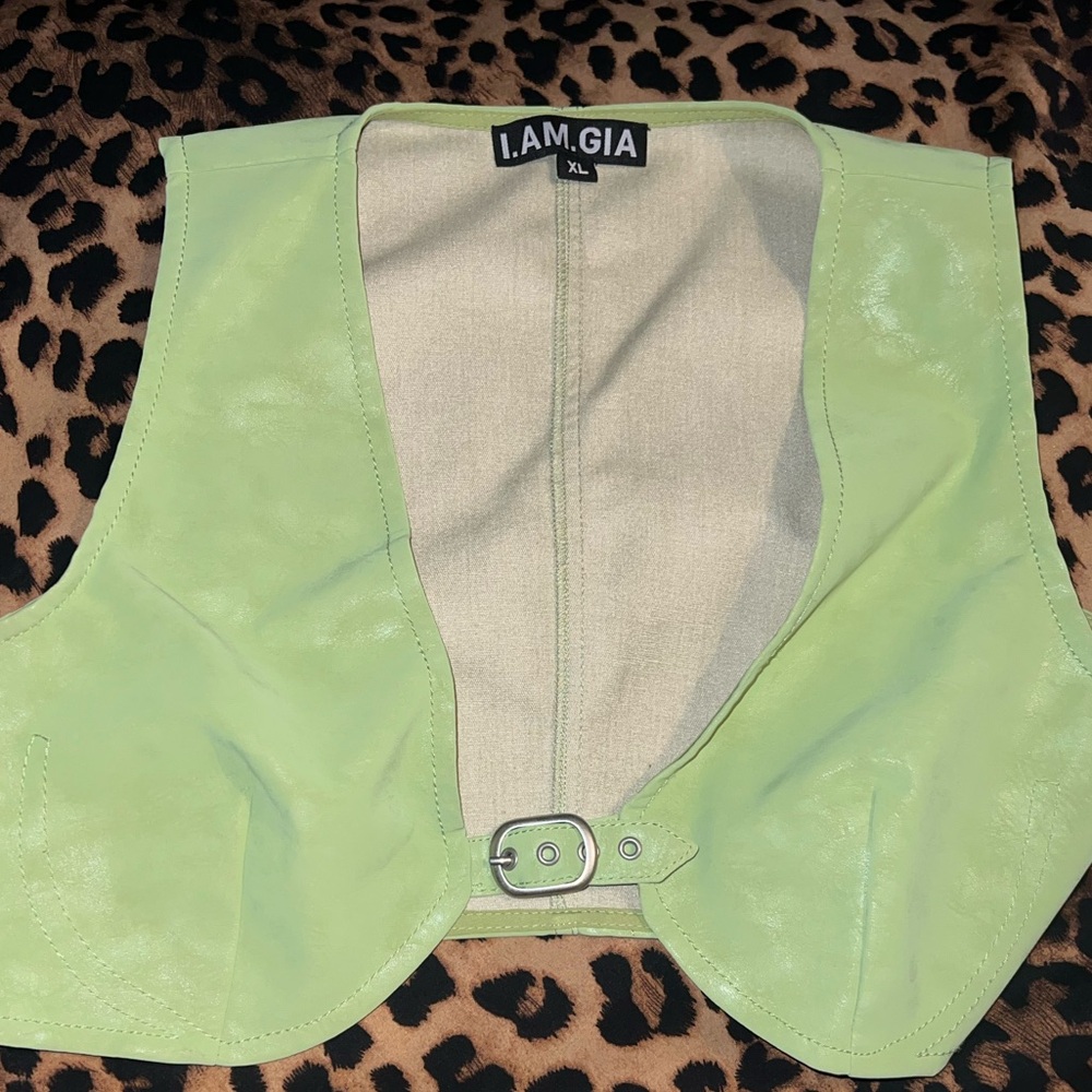 i.am.gia xl green top !